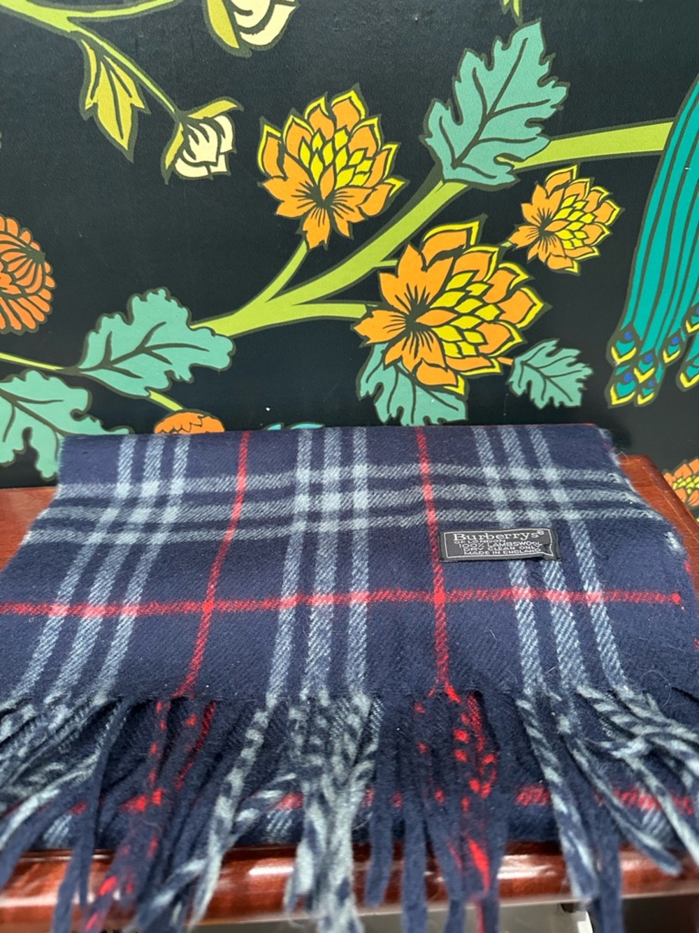 Burberrys Vintage Lambswool Scarf Made in England Navy Check - Picture 4 of 8